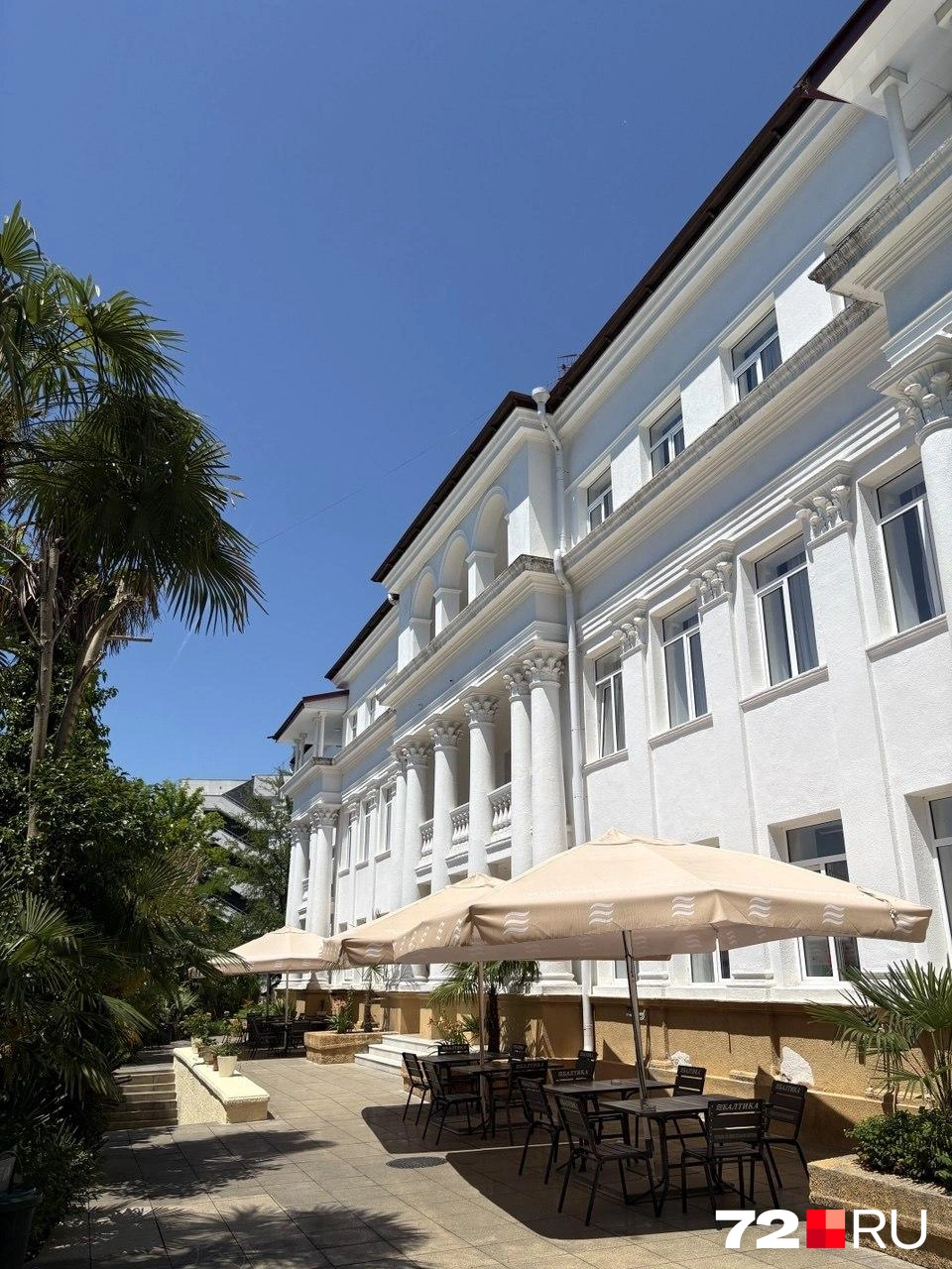 Этот отель&nbsp;расположен в здании 1933 года, сталинский ампир и советский классицизм | Источник: Мария Токмакова / 72.RU