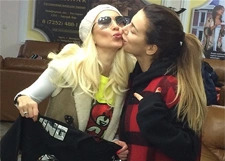 Анна Седокова одевает Леру Кудрявцеву