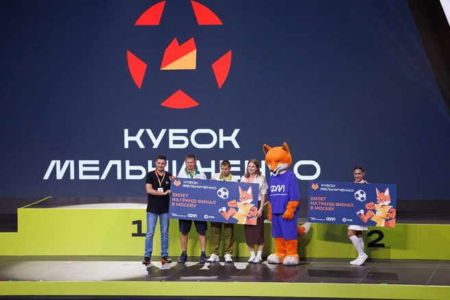 Спортсмены соревновались в ГТО, мини-футболе, волейболе, дартсе, настольном теннисе, шахматах, плавании и перетягивании каната | Источник: «СУЭК-Красноярск»