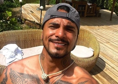 «Раскрою карты, что влюблен в тебя давно!»: Натан сошелся с женой, но осыпает Анфису Чехову признаниями