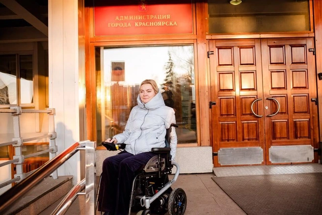 Инвалидов-колясочников в Красноярске около трех тысяч. Одна из них — депутат горсовета Наталья Каптелинина | Источник: natalya.kaptelinina / Facebook.com