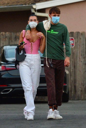 Дуа Липа и Анвар Хадид в Лос-Анджелесе | marieclaire.ru