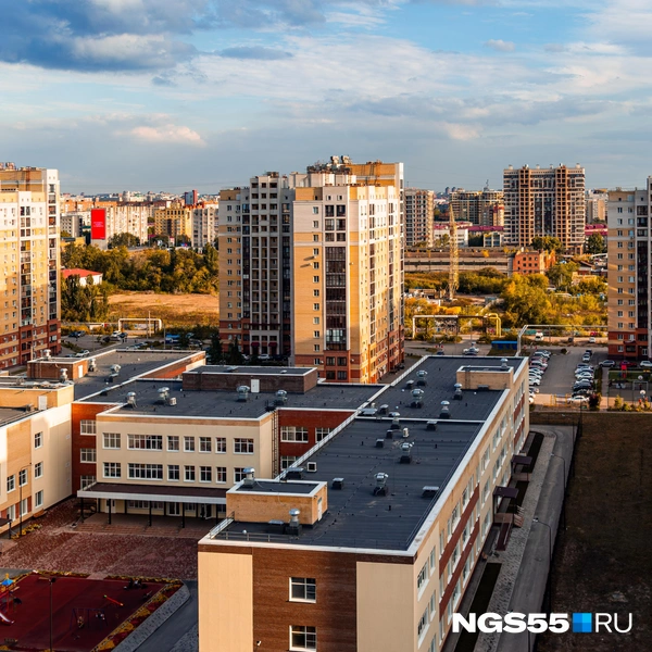 Золотой час над новыми кварталами | Источник: Кирилл Башинский / NGS55.RU