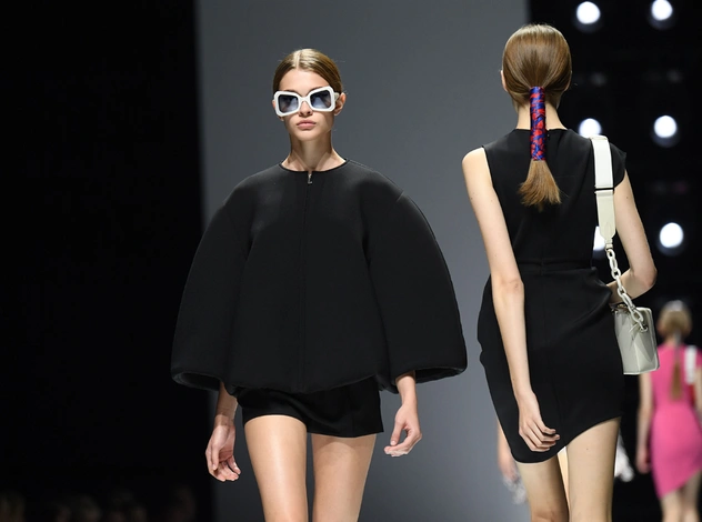 Перевернуть страницу: Lanvin SS18