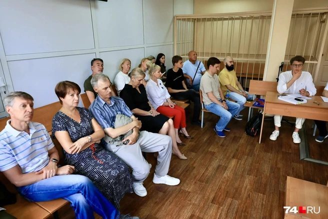 Поддержать Сергея Федерягина в суд пришли родные и близкие | Источник: Михаил Шилкин