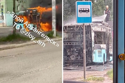 Жители Архангельска засняли горящий автобус