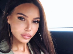 Оксана Самойлова «вполне нормально выглядит» на следующий день после четвертого кесарева