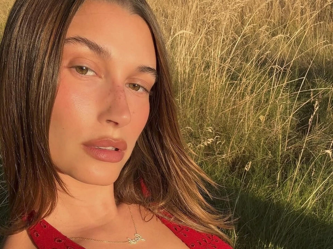 «Призрачные ресницы» — тренд макияжа из 90-х, на который решатся не все | marieclaire.ru