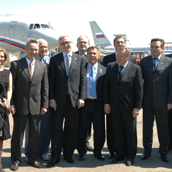 Передача Ту-214 авиакомпании «Россия». Июнь 2009 года | Источник: Правительство Республики Татарстан