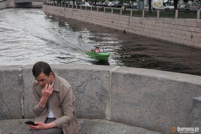 Гребень антициклона расчесал небо над Петербургом | Источник: Михаил Огнев / «Фонтанка.ру»
