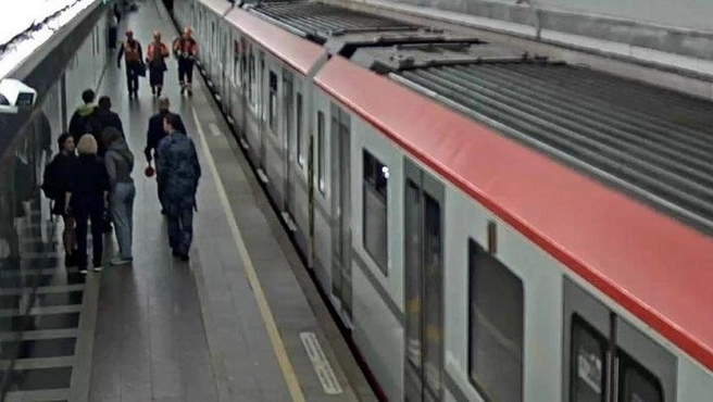 Сбой в движении поездов произошёл на красной линии метро 31 августа | Источник: Метрополитен Санкт-Петербурга