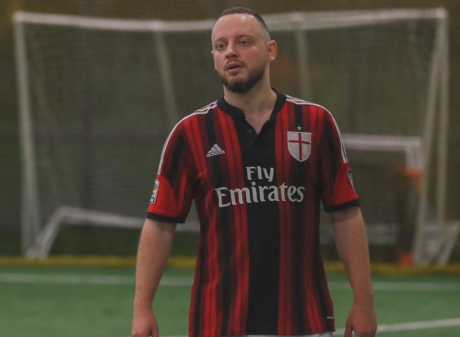 Сергей пополнил ряды народной команды. Он исполнительный директор промоушена, где работает Алена Блин | Источник: телеканал ТНТ