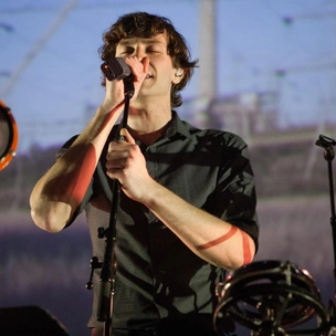 Почему трек Somebody That I Used To Know снова в топе — и как долго мы будем ностальгировать по прошлому?