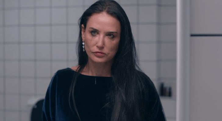 Слишком красивая для фильма ужасов: Деми Мур и ее три дочери на премьере фильма «Субстанция»