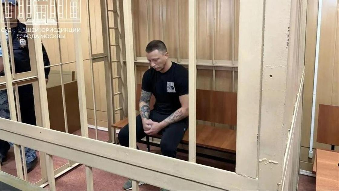 Байкера, сбившего насмерть актрису Ксению Добромилову, отправили под домашний арест