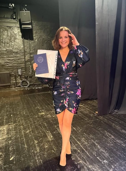 Три года назад Проскурякова получила диплом ГИТИСа и стала актрисой