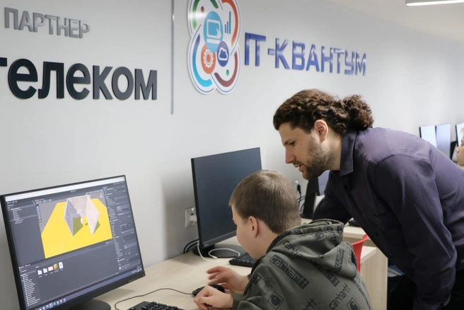 В «IT-кубах» ребята пишут код, собирают мобильные приложения, пробуют себя в кибербезопасности и искусственном интеллекте | Источник: пресс-служба губернатора Ростовской области