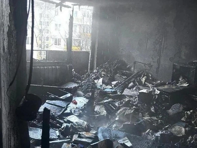 На снимке запечатлены последствия пожара в доме на Витебском проспекте. | Источник: ГУ МЧС по Петербургу