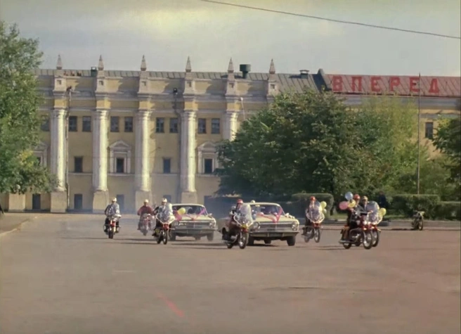 Вознесенские казармы почти не изменились | Источник: кадр из фильма «Афоня» (12+), реж. Георгий Данелия, киностудия «Мосфильм», 1975 год