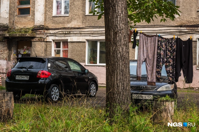 В ближайшие дни собственники квартир намерены идти к мэру города Обь, чтобы услышать результаты экспертизы | Источник: Ольга Бурлакова / НГС