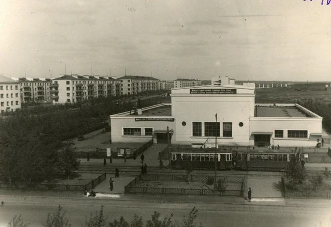 1936 год. Роскошный клуб в стиле конструктивизма позже сильно перестроили, сейчас мы знаем его как Театр ЧТЗ | Источник: ОГАЧО