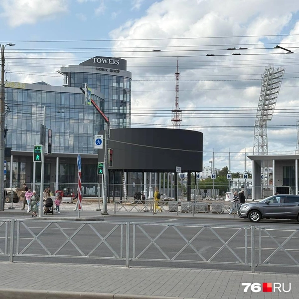 На площади Труда в Ярославле установили медиакуб | Источник: Полина Зайцева / 76.RU