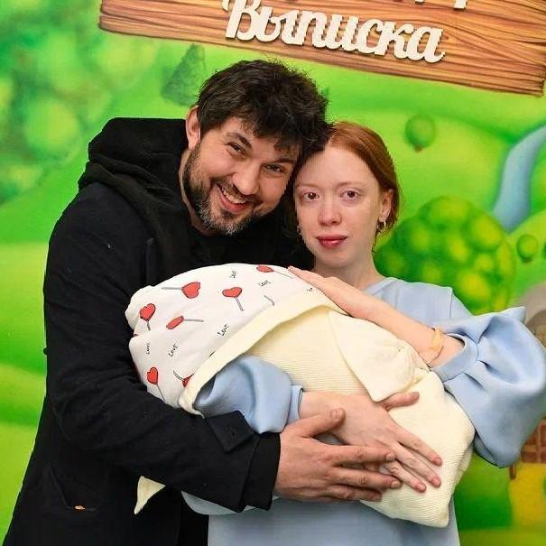 Алибасов о клинике, где его жена ослепла после родов: «Главврач сказала: „Ой, уже ничего не сделать“. Попахивает жареным!»