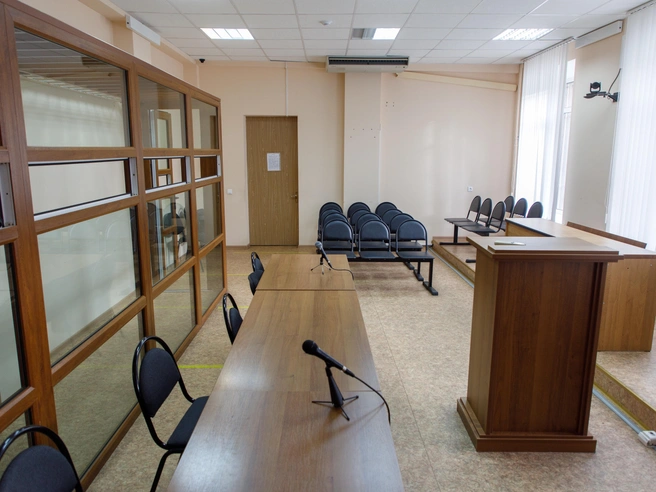 Бывший чиновник приговорён к отбыванию наказания в колонии общего режима | Источник: Алексей Волхонский / V1.RU