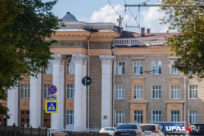 Снова красивые колонны | Источник: Булат Салихов / UFA1.RU