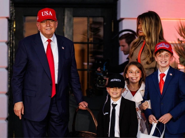  Дональд и Мелания Трамп устроили Хэллоуин в Белом доме | MARIECLAIRE