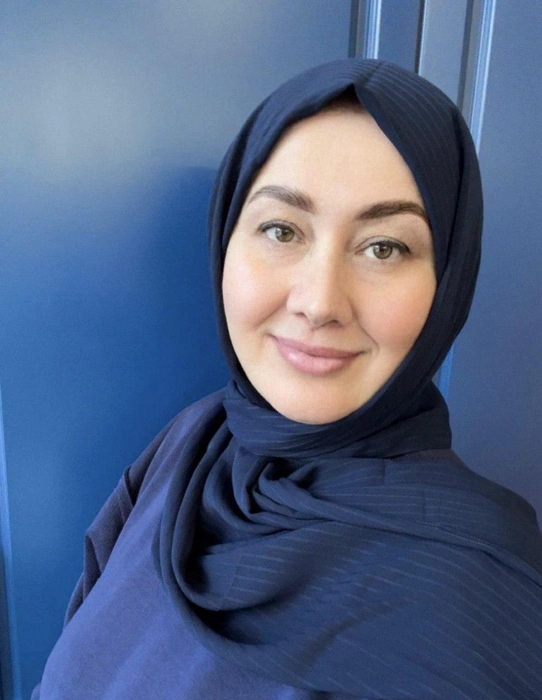 Автор кулинарных книг собрала первый миллион подписчиков, делая контент на одном квадратном метре своей кухни | Источник: Зарема Хаджиева