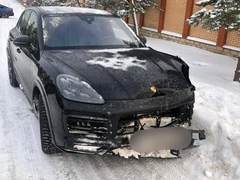 Пьяная женщина на Porsche сбила мальчика с няней, а увидев мать начала танцевать