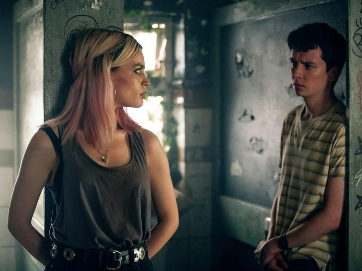 Яркая эстетика проекта была во многом вдохновлена фильмами Джона Хьюза 1980-х годов. | Источник: Кадр из сериала «Половое воспитание»