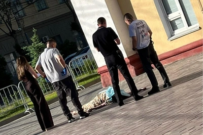 «Медики не успели спасти»: женщина умерла у сквера Саши Филиппова
