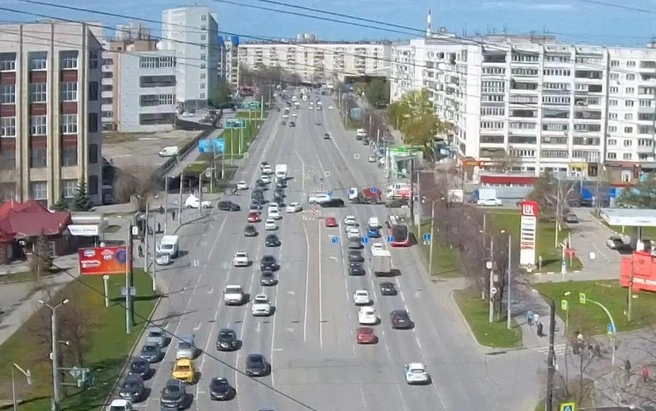 Схема движения на этом перекрестке в принципе не самая простая | Источник: Камеры «Интерсвязи»