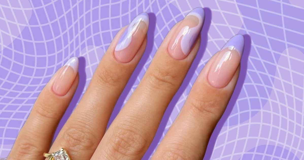 Ставим лайк: 10 идей лавандового маникюра на длинные ногти 💜 | theGirl