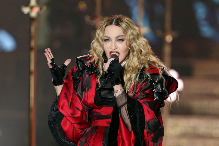 Болезнь или плохая пластика: что происходит с Мадонной?