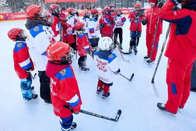 Roman Rotenberg and Konstantin Mayor launch children's hockey project