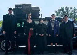 Все о втором сезоне сериала «Уэнсдэй»: дата, трейлер, кадры, подробности сюжета, Леди Гага