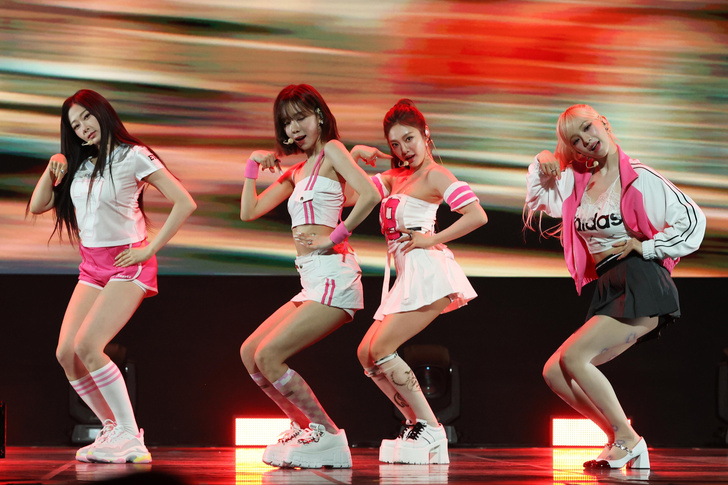 K-pop группа AESPA дебютирует на больших экранах