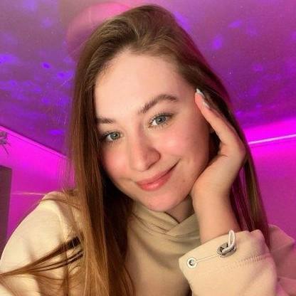 <p>Аня Виноград</p>