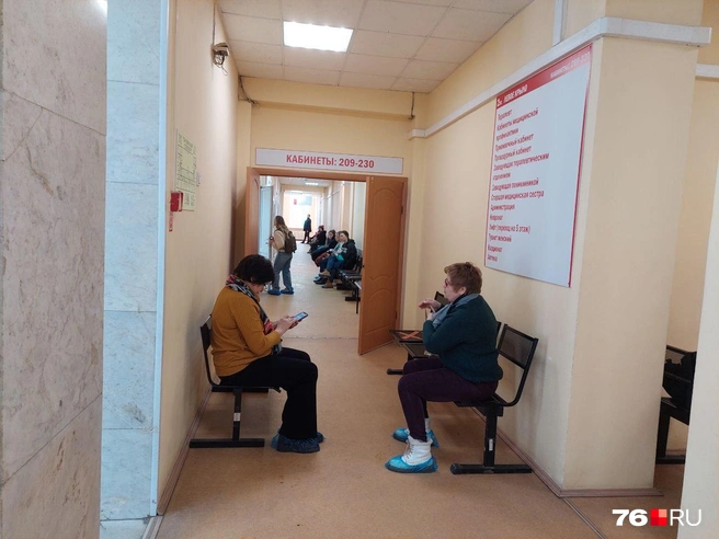 Очереди выстраиваются к определенным врачам | Источник: Варвара Киселева / 76.RU