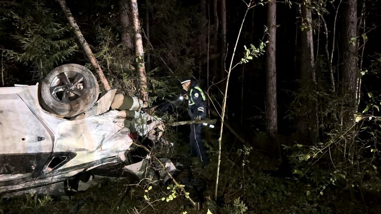 В Нижнем Тагиле водитель вылетел с дороги и погиб. В ГАИ объяснили роковую ошибку