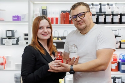 Tyumen couple creates miniature souvenirs of iconic buildings