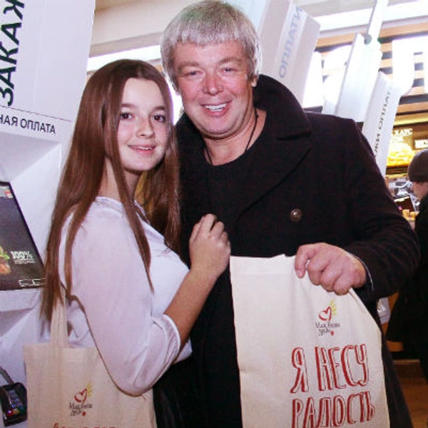Александр Стриженов с дочерью Сашей | Источник: Пресс-служба