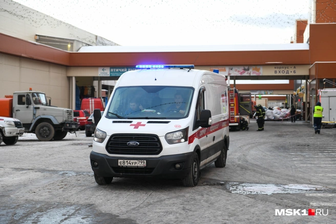В Москве эвакуировали посетителей фитнес-клуба, где в бассейна произошла утечка хлорки | Источник: Артём Устюжанин / MSK1.RU