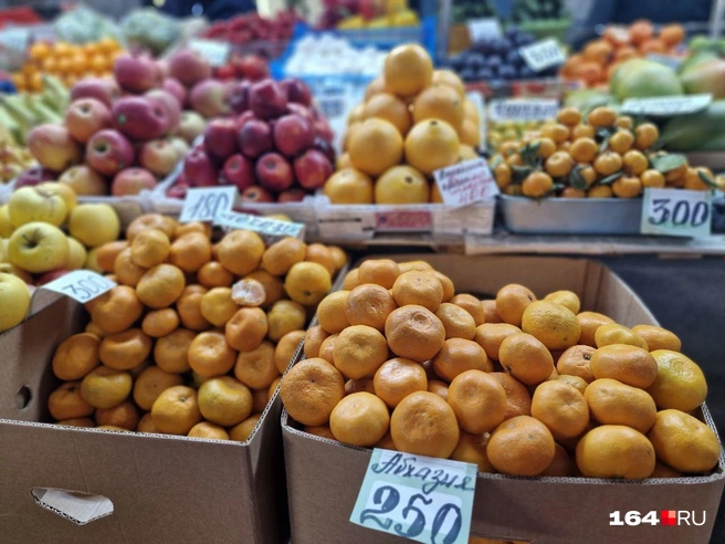 Любой продукт на рынке можно попробовать | Источник: Виктория Федорова / 164.RU