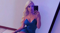Телеведущая Милана Тюльпанова устроила эффектную фотосессию в автосалоне