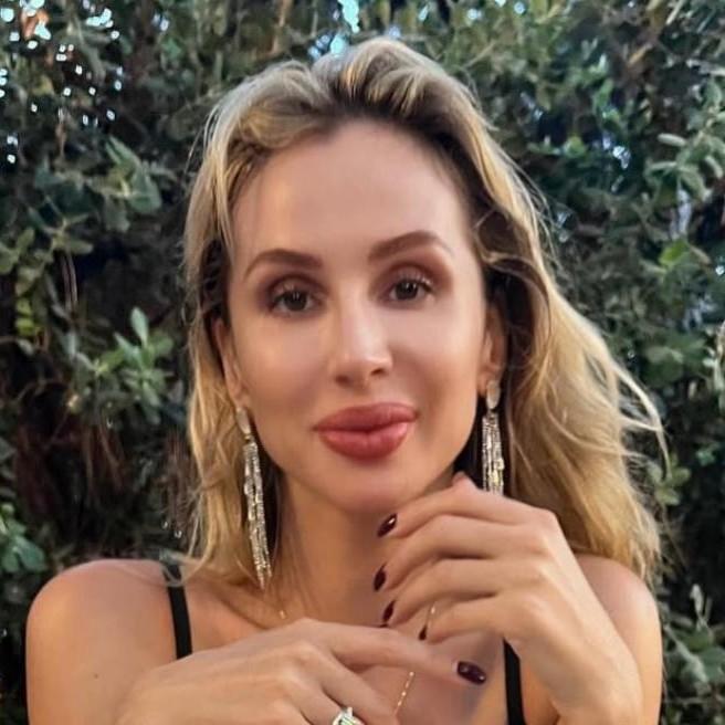 Уехавшая из России Светлана Лобода снижает гонорары на фоне краха карьеры