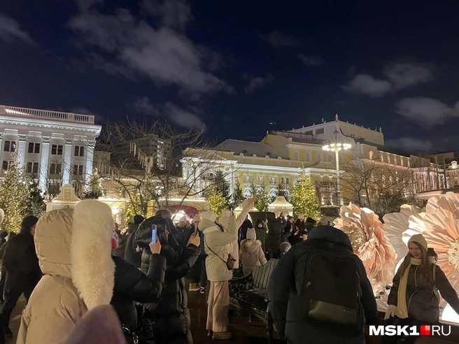 Ничуть не лучше ситуация на Театральной площади | Источник: Вера Борисова / MSK1.RU